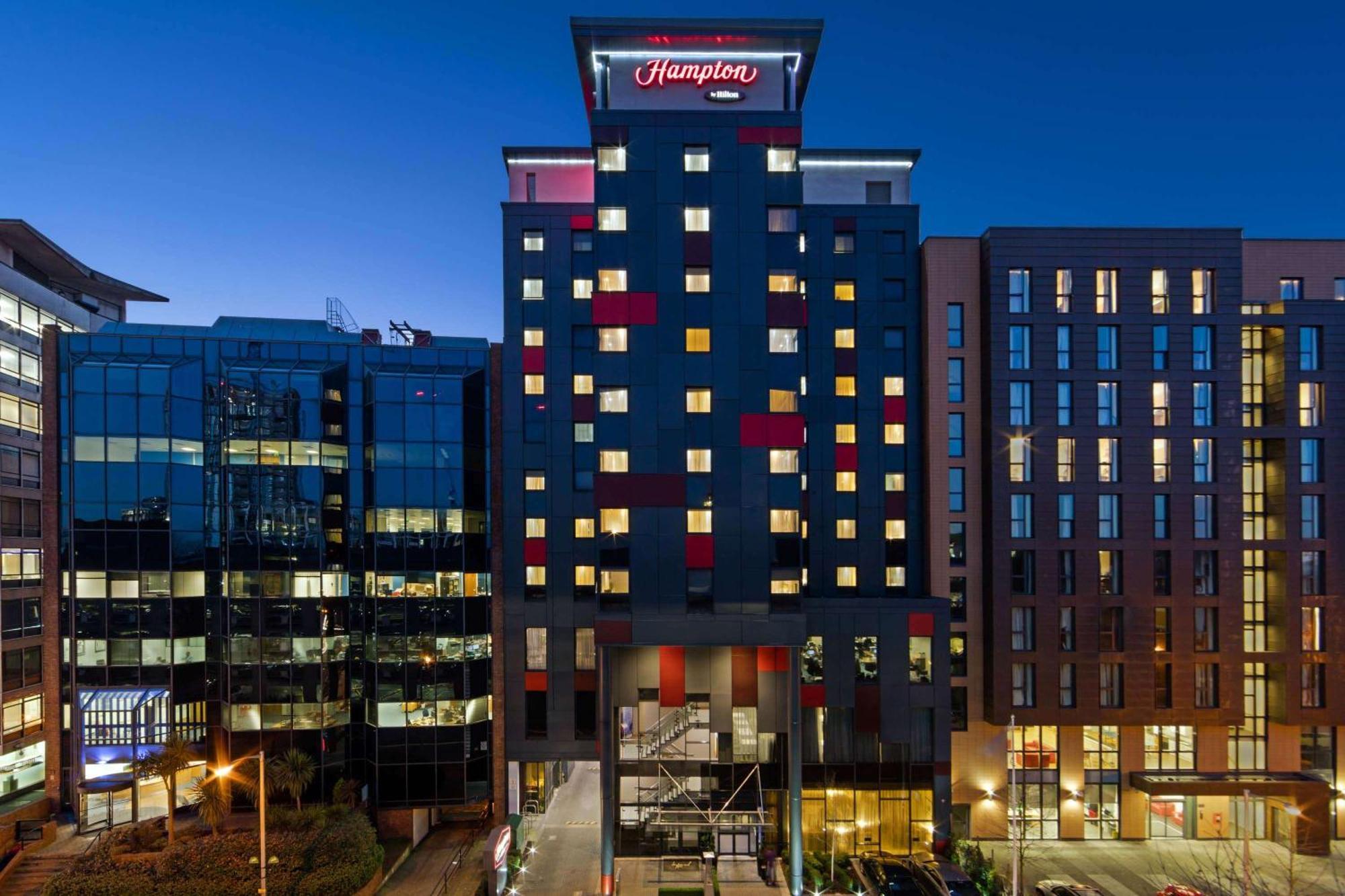 Hampton By Hilton London Croydon Hotel Екстериор снимка