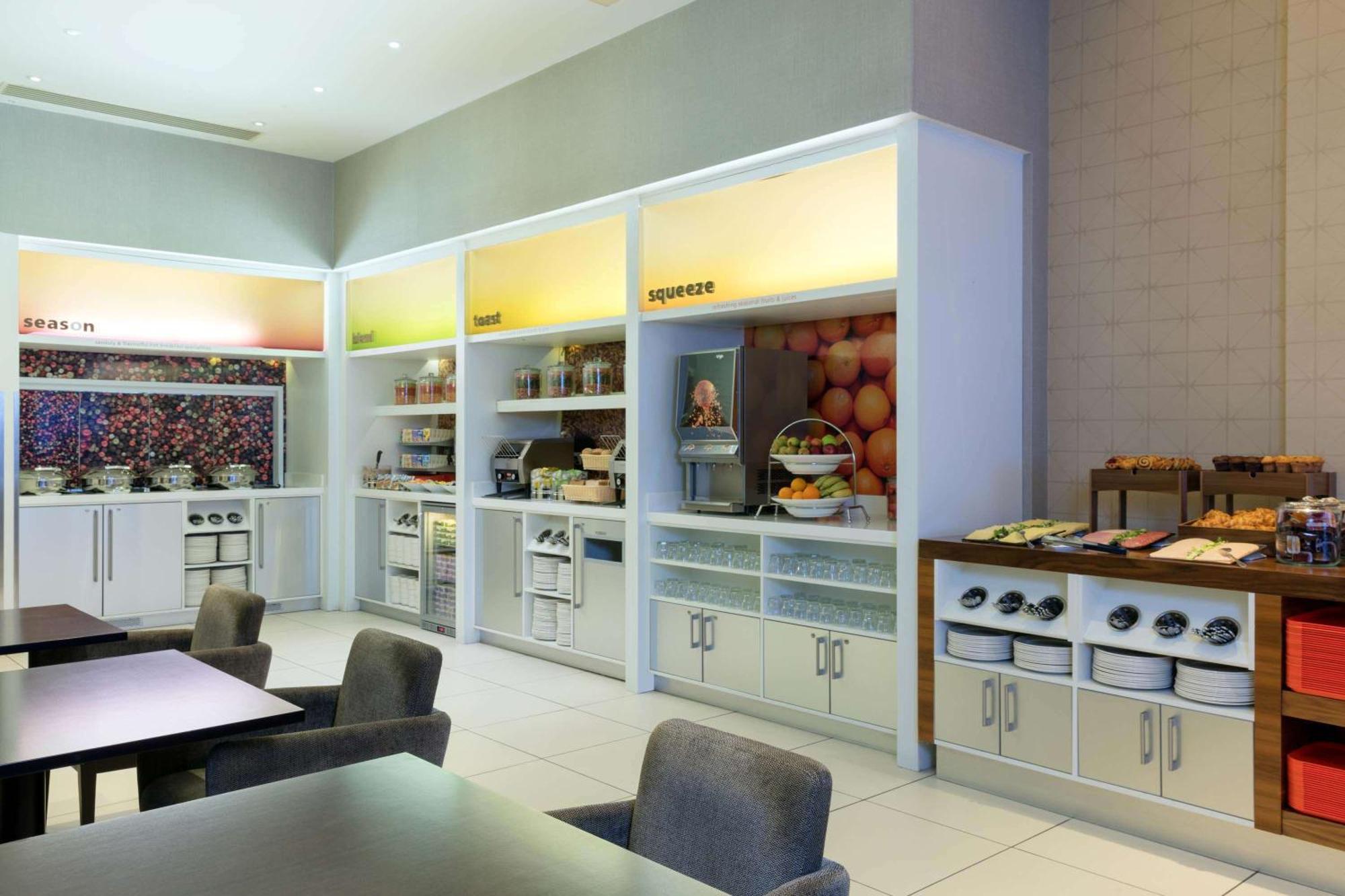 Hampton By Hilton London Croydon Hotel Екстериор снимка